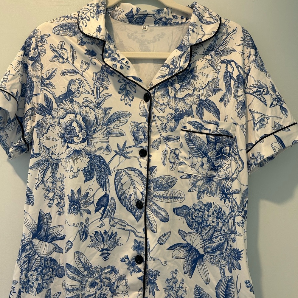 Blue and white women’s set